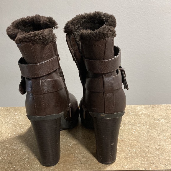 Guess Kavin Boots. 7.5 - Picture 5 of 9